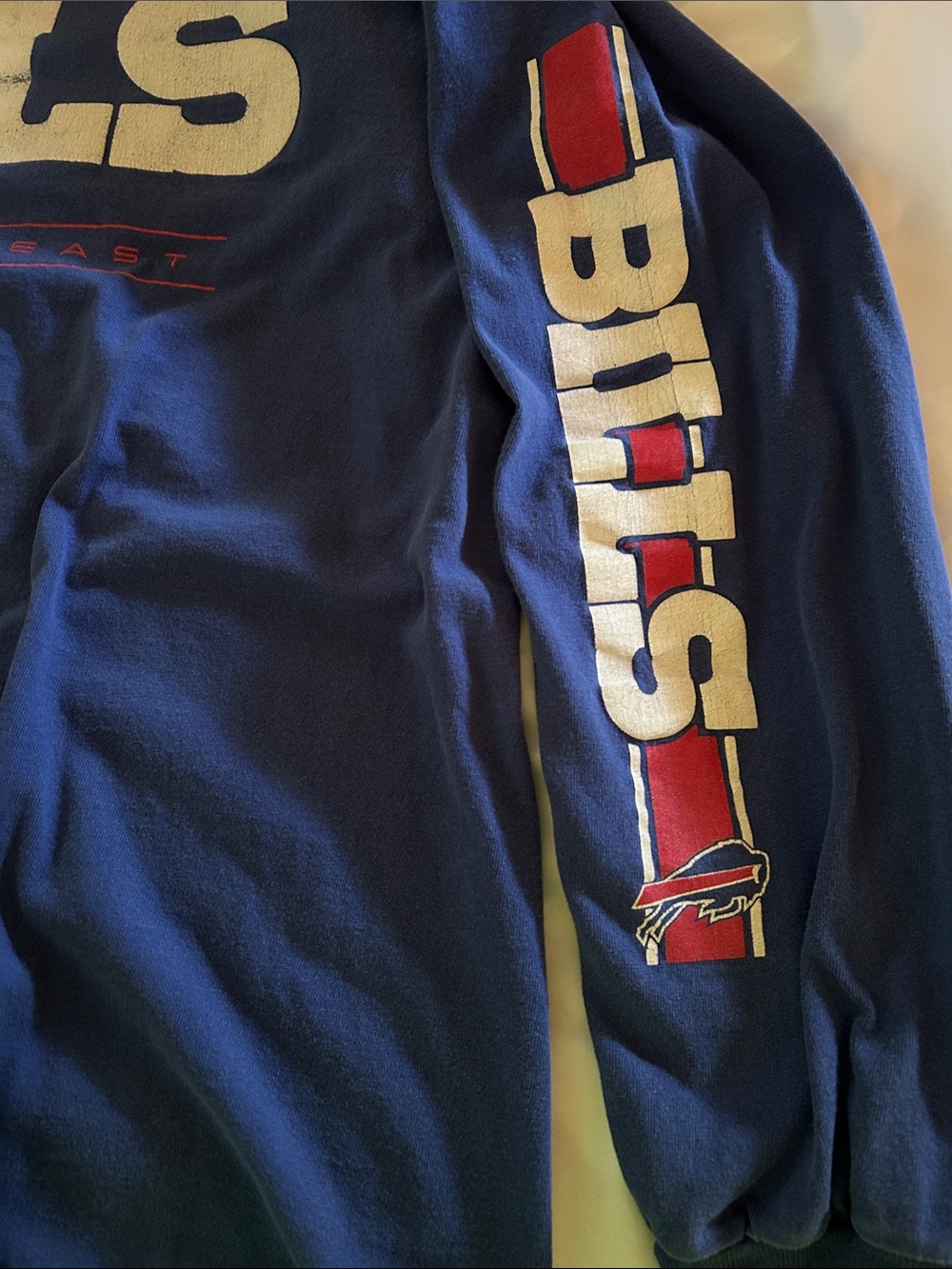 Bills Shirt 🏈 - Picture 5 of 9